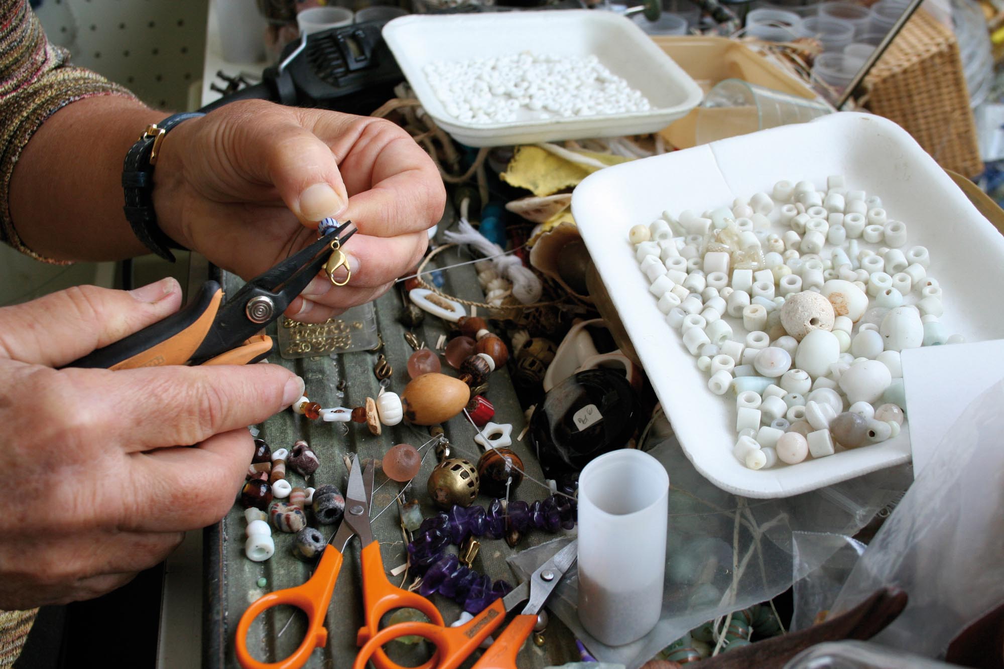 La Perle Rare Création de bijoux, réparation et renfilage de colliers de perles La Perle Rare La Perle Rare Création de bijoux, réparation et renfilage de colliers de perles La Perle Rare